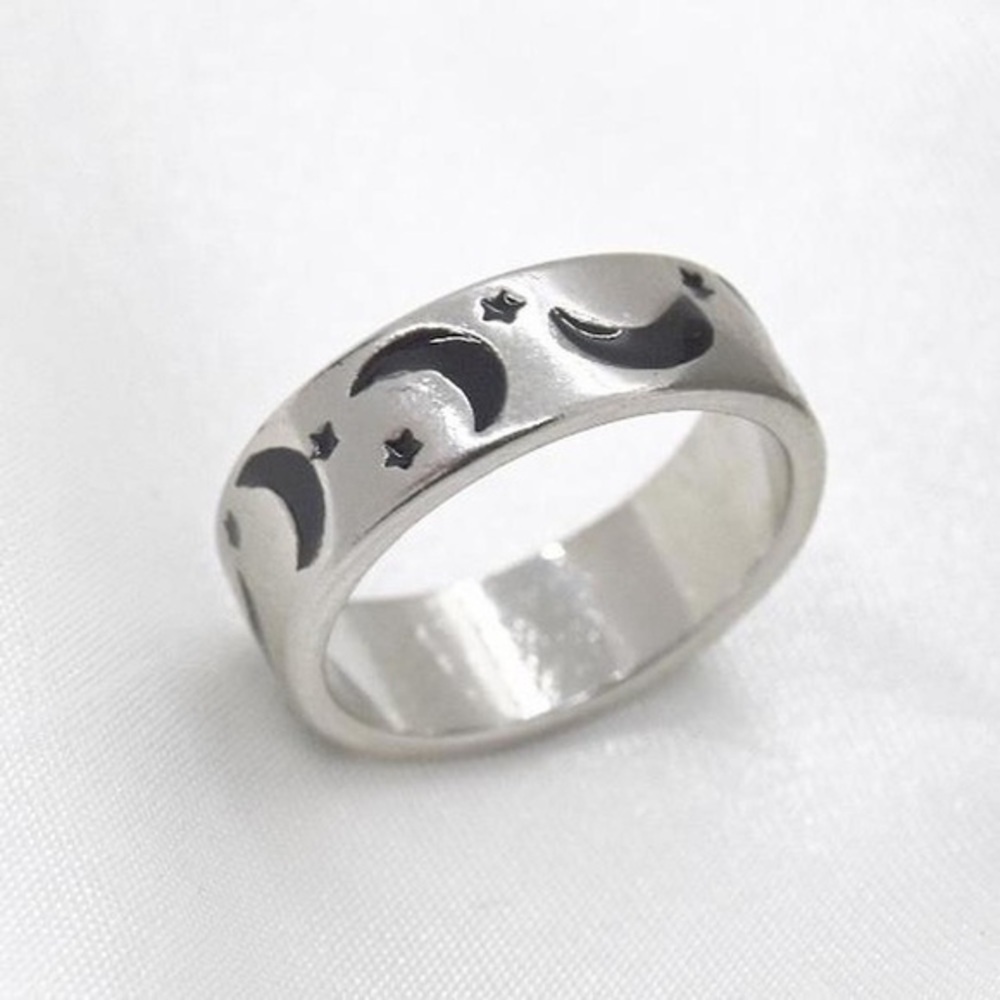 Crescent Moon Ring - Picture 4 of 5
